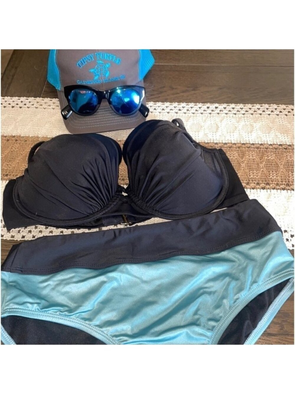 BOGO 🌸🌼 Black/Teal high waist bottoms only
